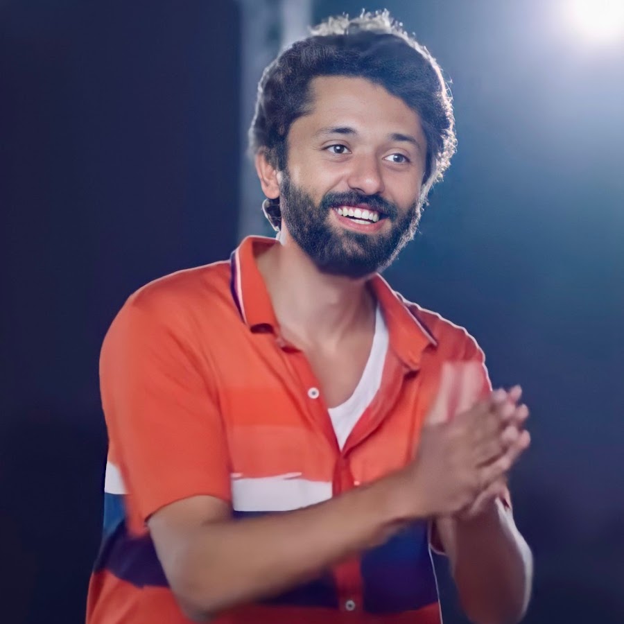 تعليق غامض من كريم محمود عبد العزيز عن 